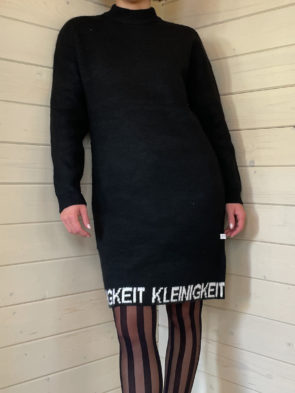 KLEINIGKEIT “Wollma Hayek Dress” Kleid schwarz